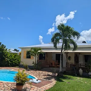 Villa Charmante Creole Climatisee, Jardin Tropical Et Piscine Prives, Lamentin