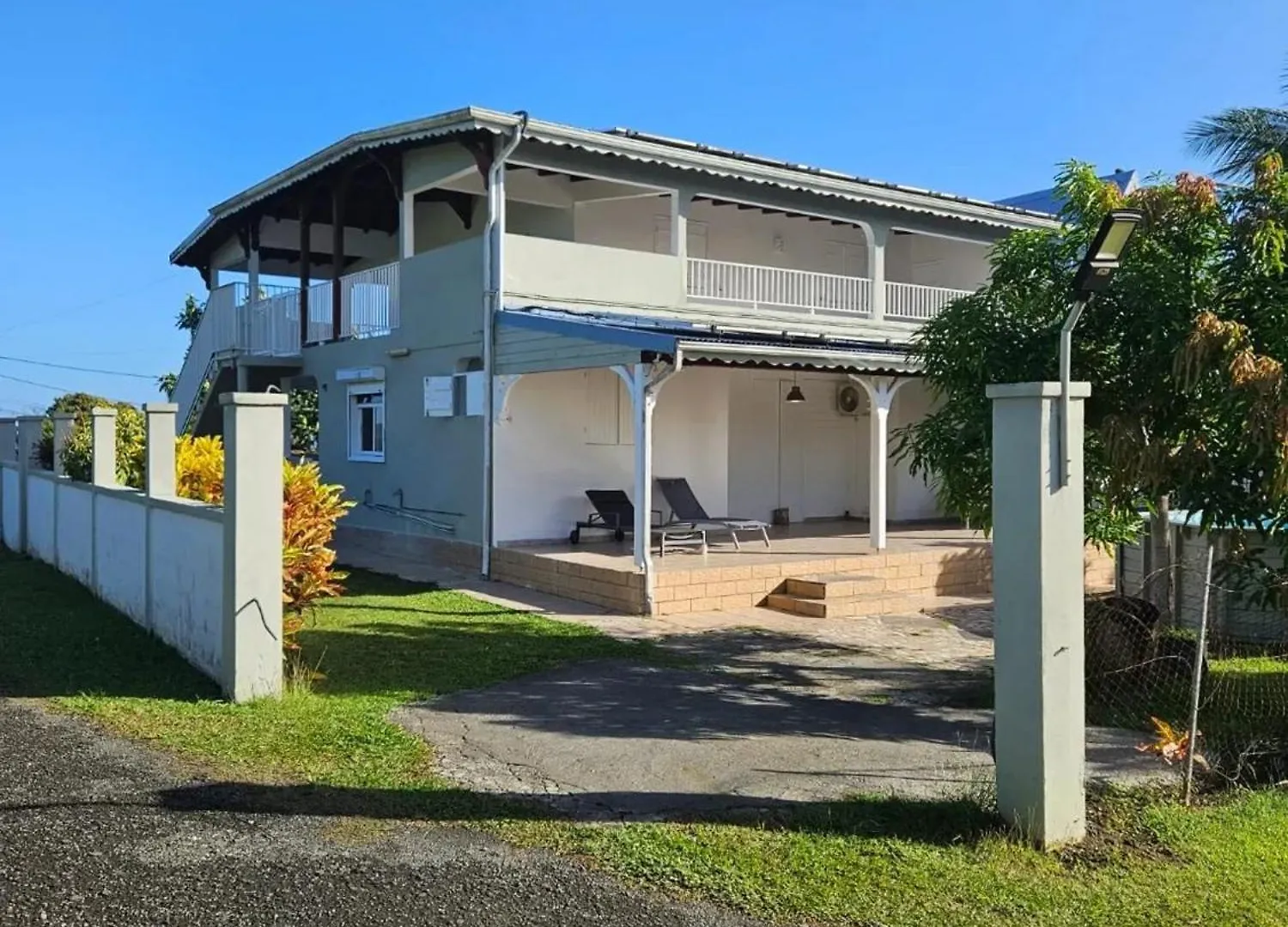 Holiday home Maison Charmante A Lamentin Avec Vue Sur La Mer Guadeloupe